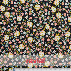 RAGNA. Knitted fabric printed with flowers.