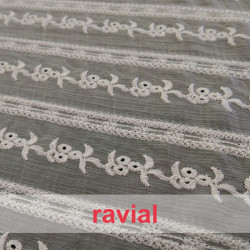 NYSSA. Embroidered 100% silk fabric.