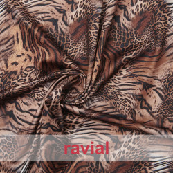 Tejido de punto con estampado animal.