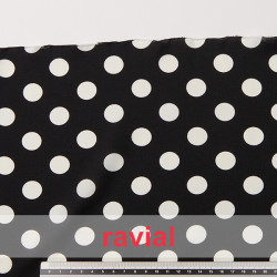 Tejido de georgette estampado con lunares de 2 cm.