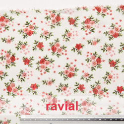 Tejido de gasa arrugada con estampada de flores.