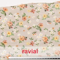 Tejido de gasa arrugada con estampada de flores.