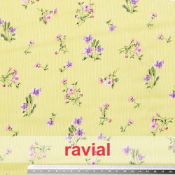 Tejido de gasa arrugada con estampada de flores.