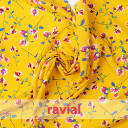 Viscosa. Tejido fino con mucha caída. Estampado de flores.