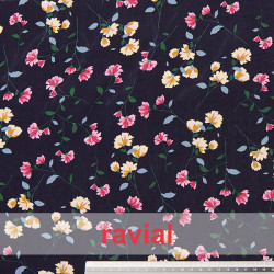 Viscosa. Tejido fino con mucha caída. Estampado de flores.