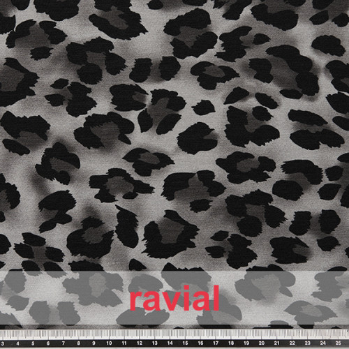 RAMONES. Tejido de crespón estampado animal print.