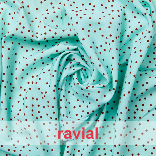 MULHACEN. Tejido suave con caída y estampado de lunares pequeños desordenados de 0,30 cm.