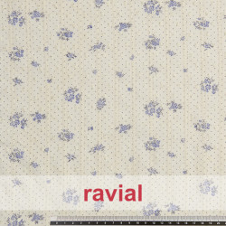 PLUMETI MILA ESTP. Tejido de plumeti con rayas de vainica. Estampado de flores.