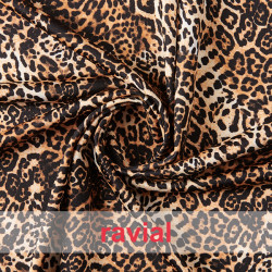 Tejido de punto con estampado leopardo.