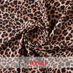 Tejido de punto con estampado leopardo.