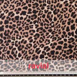 Tejido de punto con estampado leopardo.