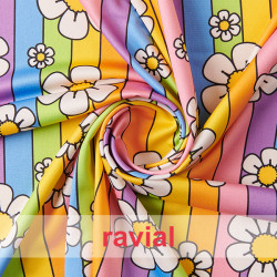 Tejido de punto con estampado rayas y flores.