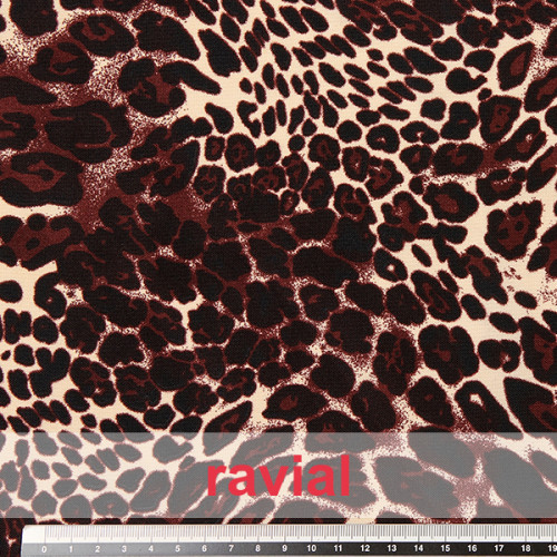 Tejido de poliéster con estampado animal print.
