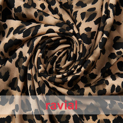 RAMONES. Tejido de crespón estampado animal print.